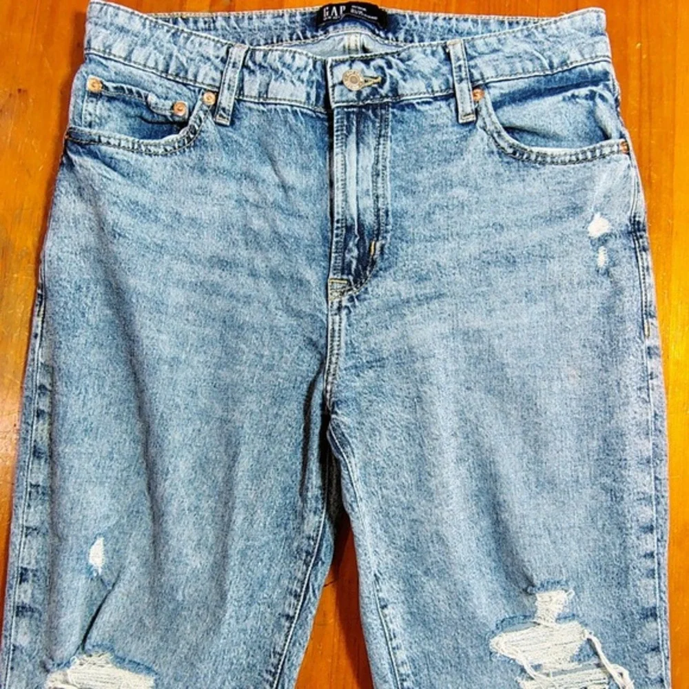 GAP Slim Boyfriend Jeans Light Wash Distressed Denim Women Size 10 30x31 y2k - Picture 2 of 8